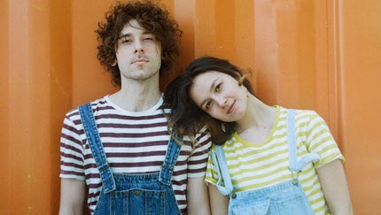 Dating: How to Handle Mixed Signals