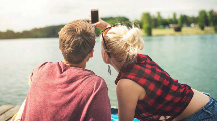 Does My Best Friend Like or Love Me? Signs to Know