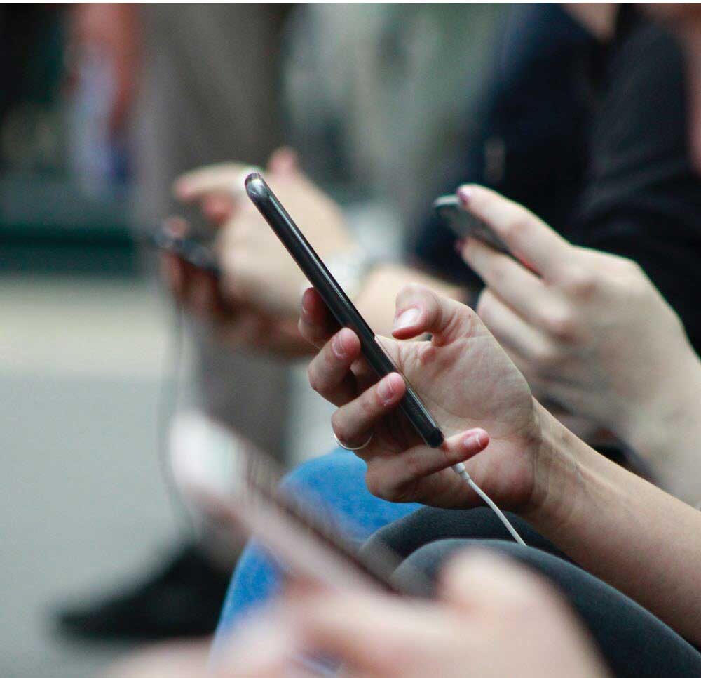 5 Tips for Putting Down the Phone and Living Your Life